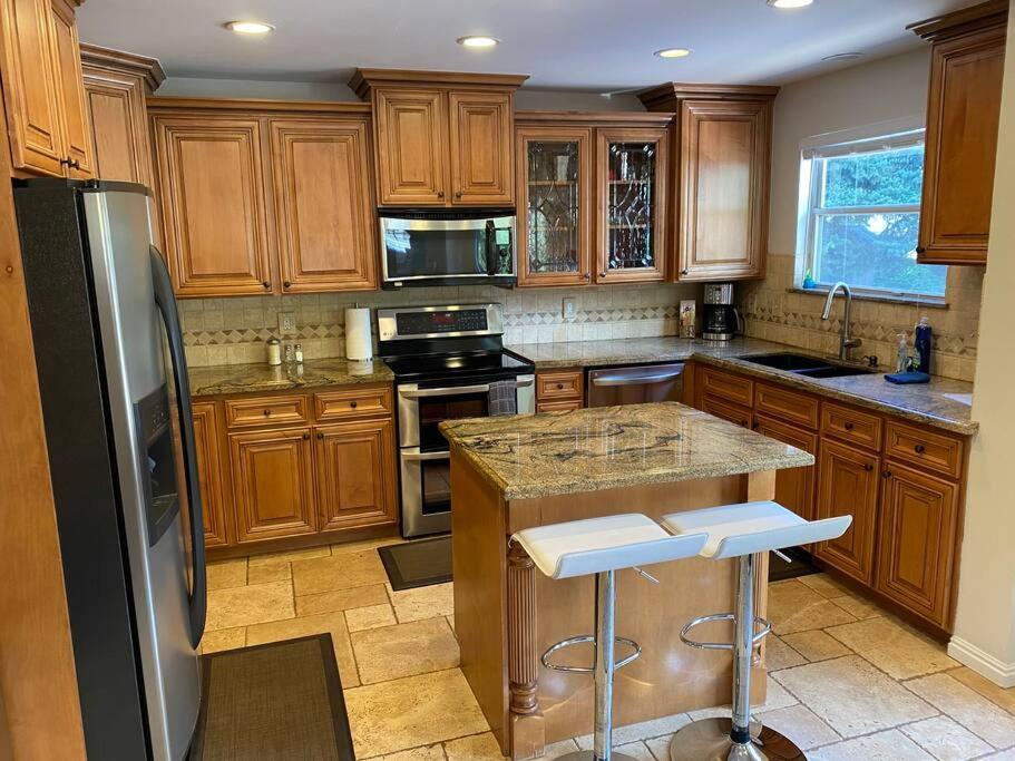 Wasatch Front Home With Pool Close To Everything! 머레이 외부 사진