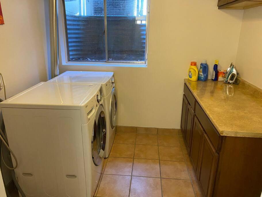 Wasatch Front Home With Pool Close To Everything! 머레이 외부 사진