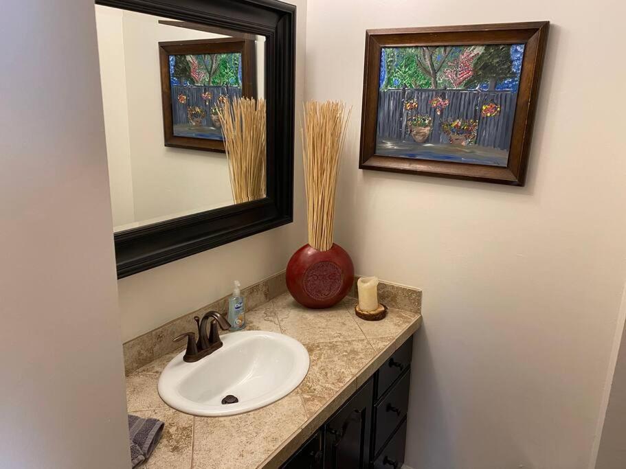 Wasatch Front Home With Pool Close To Everything! 머레이 외부 사진